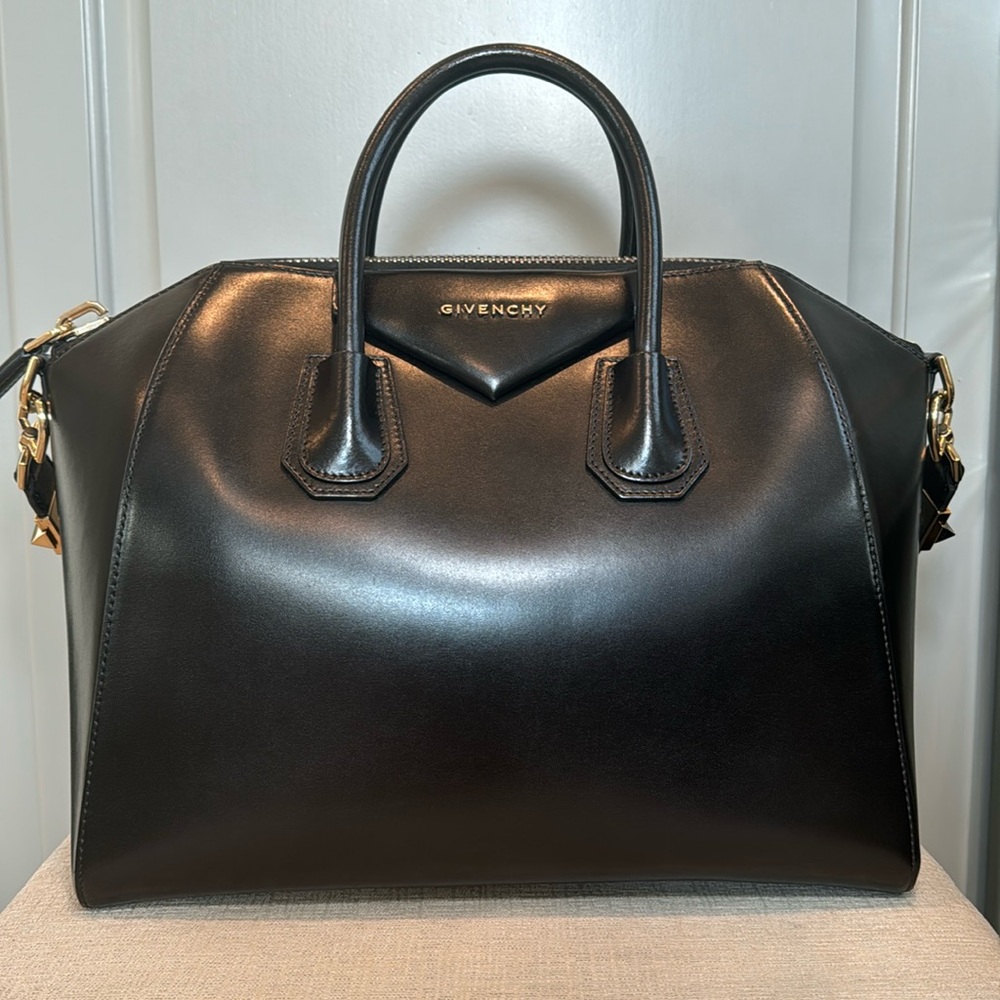 Givenchy Antigona Medium Bag
